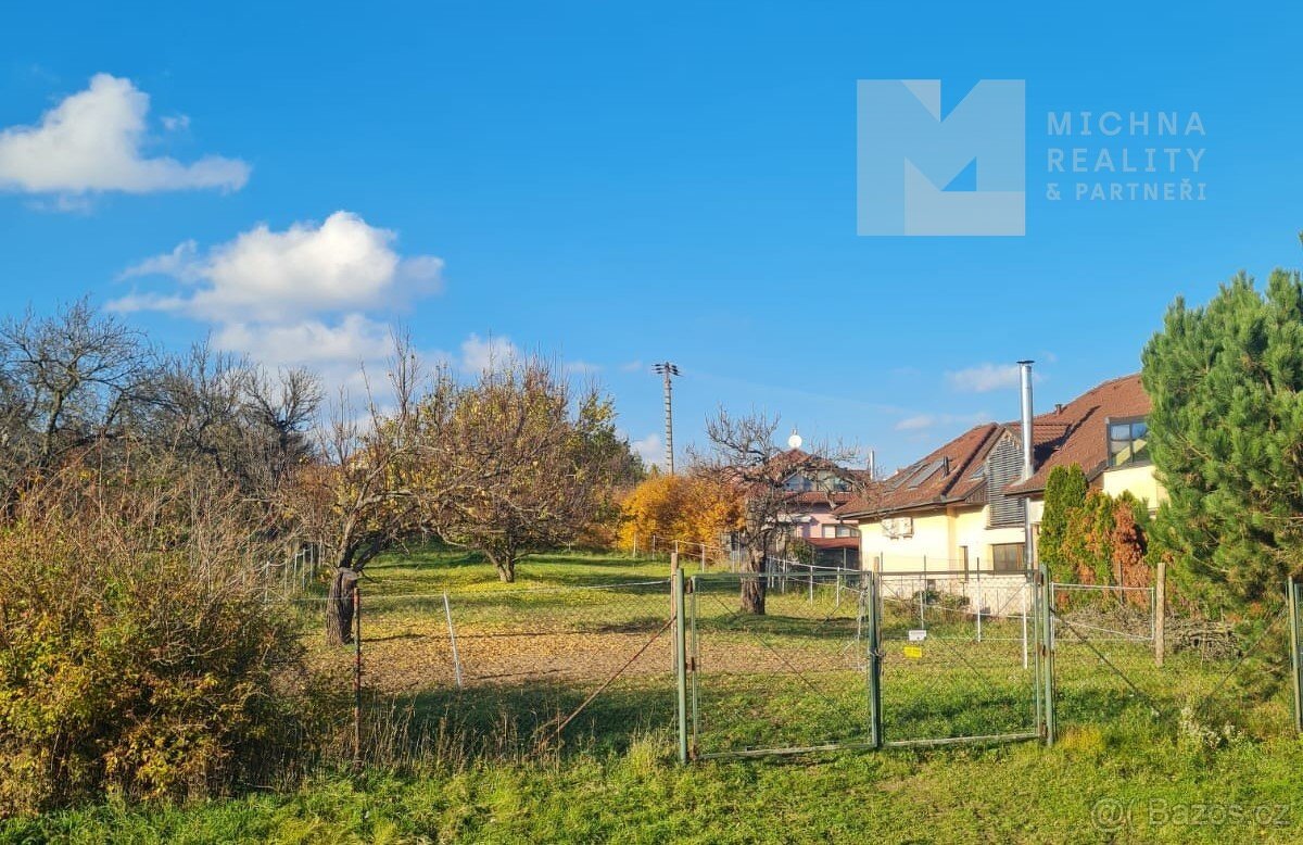 Prodej stavebního pozemku 2 036 m², Moravany, ev.č. 140017 - 3