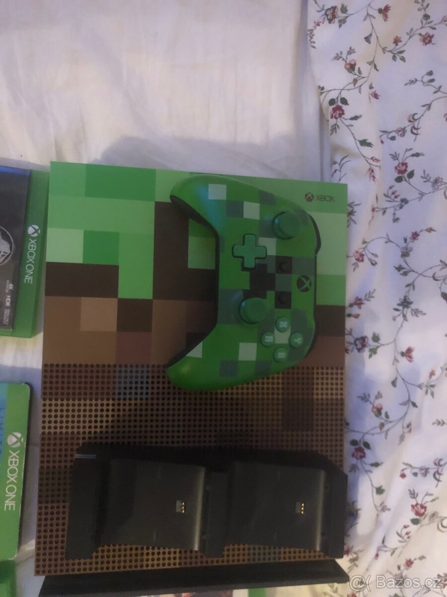 Prodám xbox one S minecraft edition + hry(9) - 3