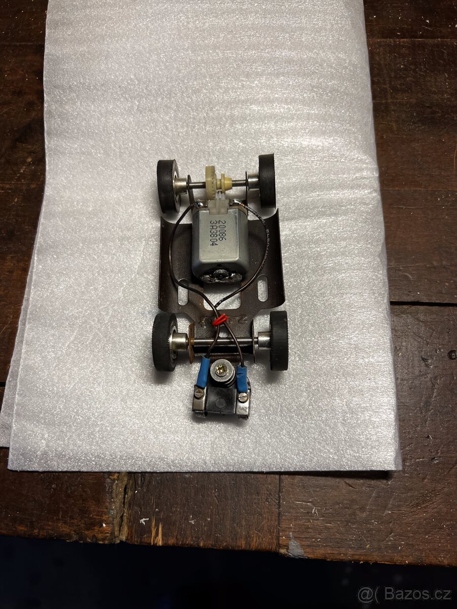 Podvozek /autíčko na autodráhu Ites/ - 3