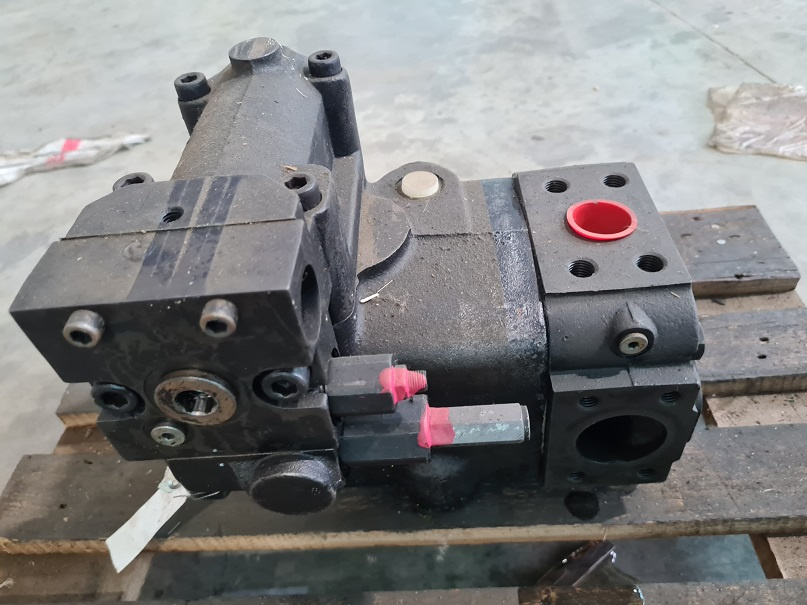 HYDRAULICKÉ ČERPADLO VOLVO L150 - 3