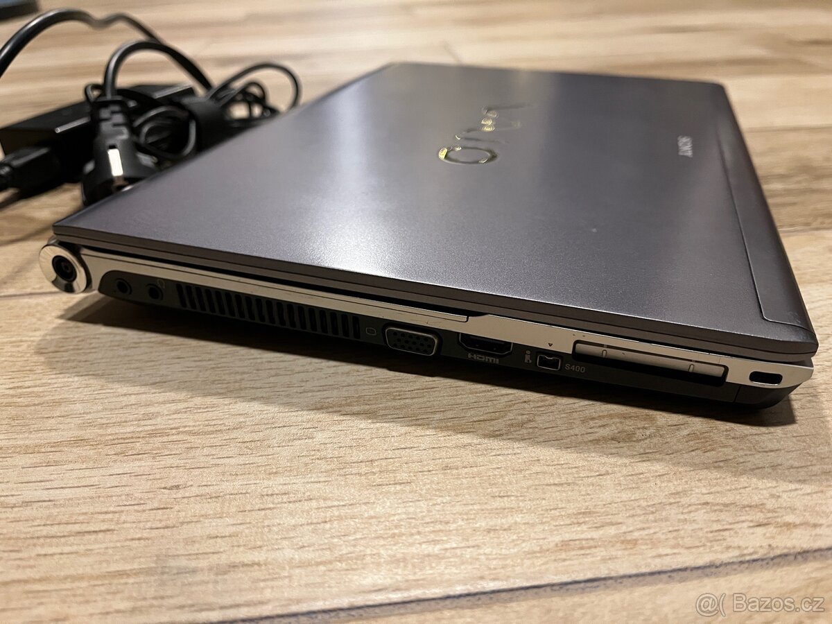 Sony Vaio VGN‑SR49VN - 3