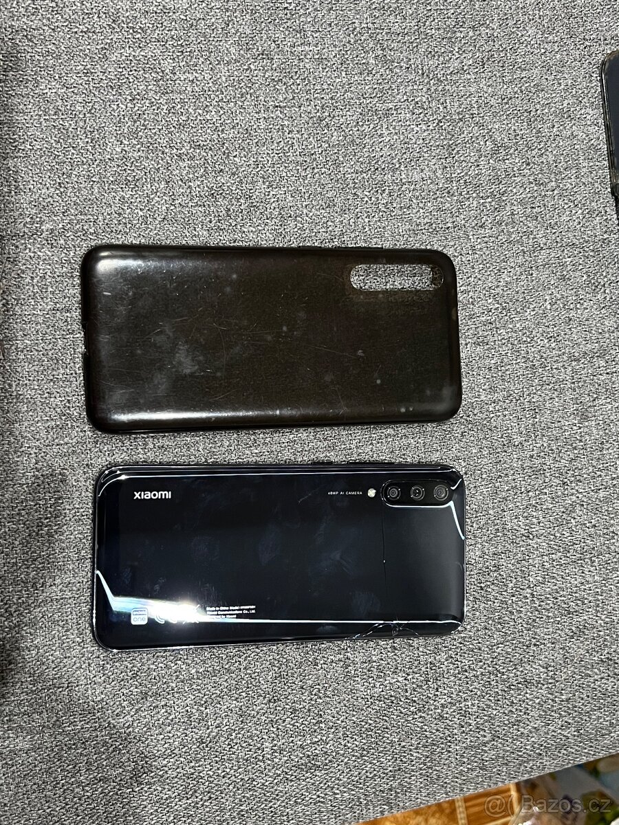 Xiaomi Mi A3 (64GB) – Android One, AMOLED - 3
