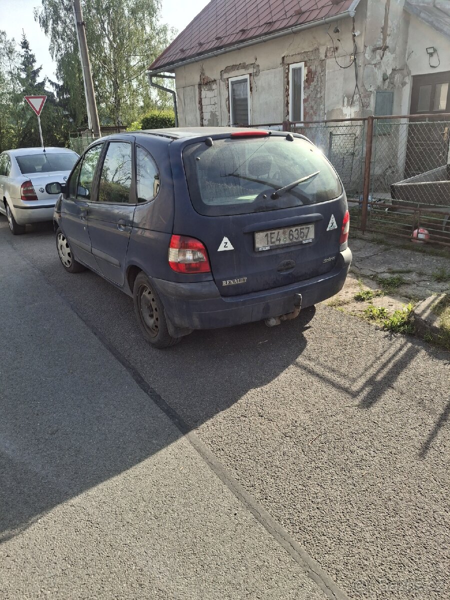 Renault scenic 1.4 70 kw - 3