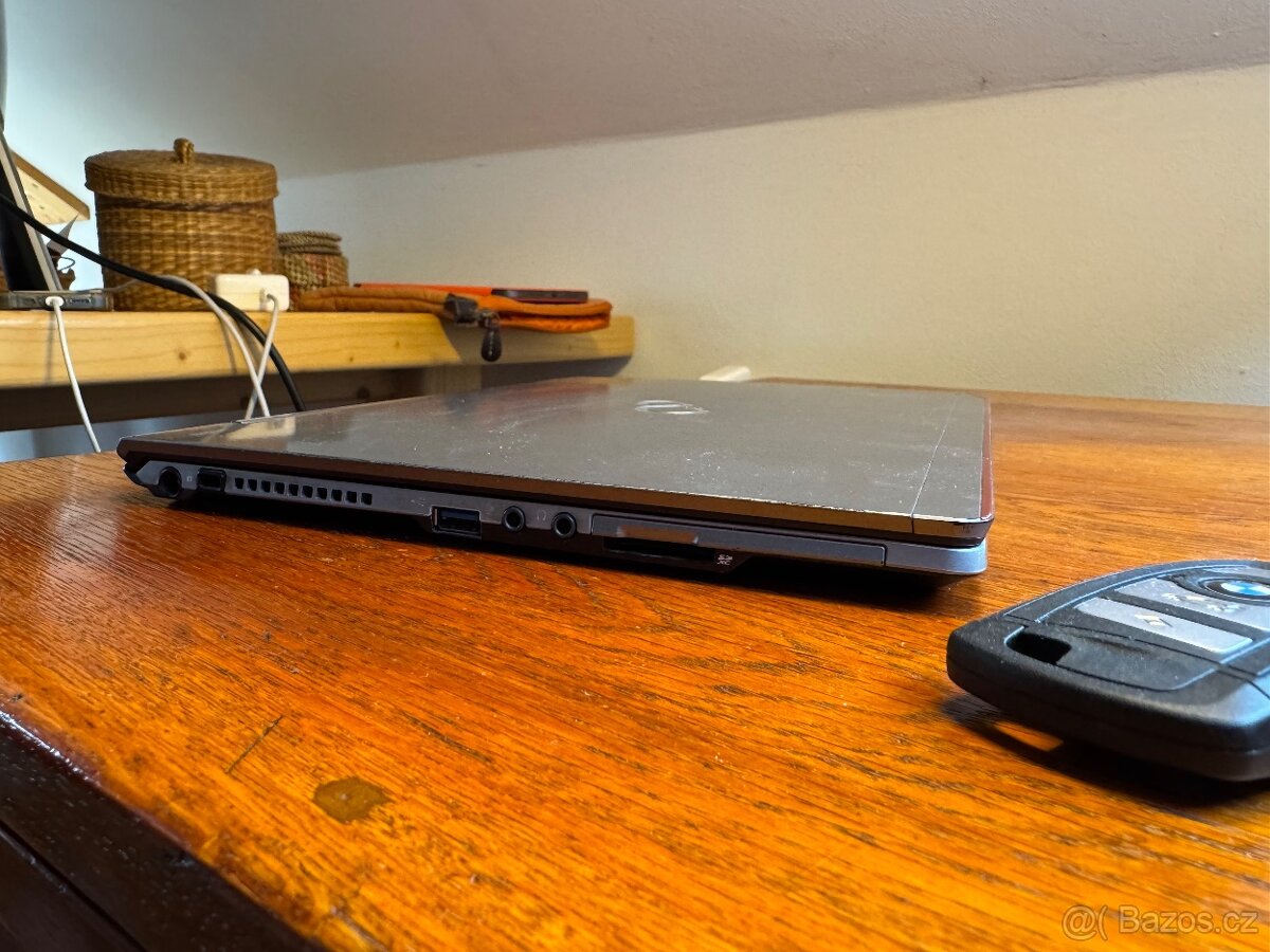 Tenký notebook fujitsu lifebook u945 - 3