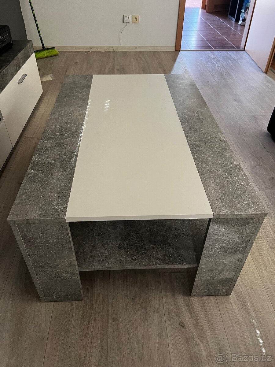 Obývací stěna s konferenčním stolkem - 3