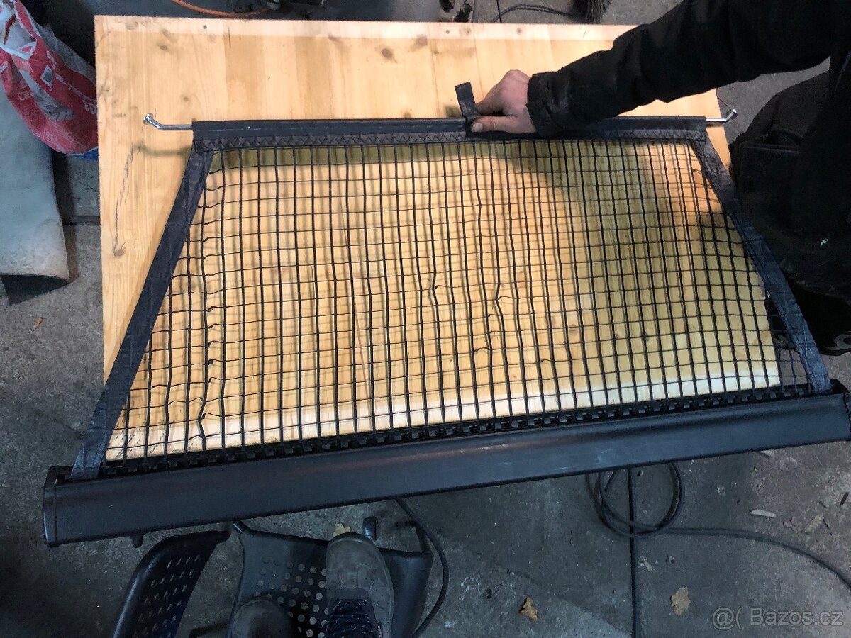 Přepážka do zavazadlového prostoru pro psy - 3