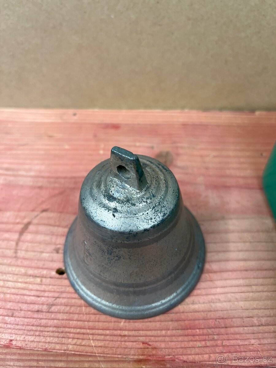 Starý mosazný zvoneček č 5 - 3