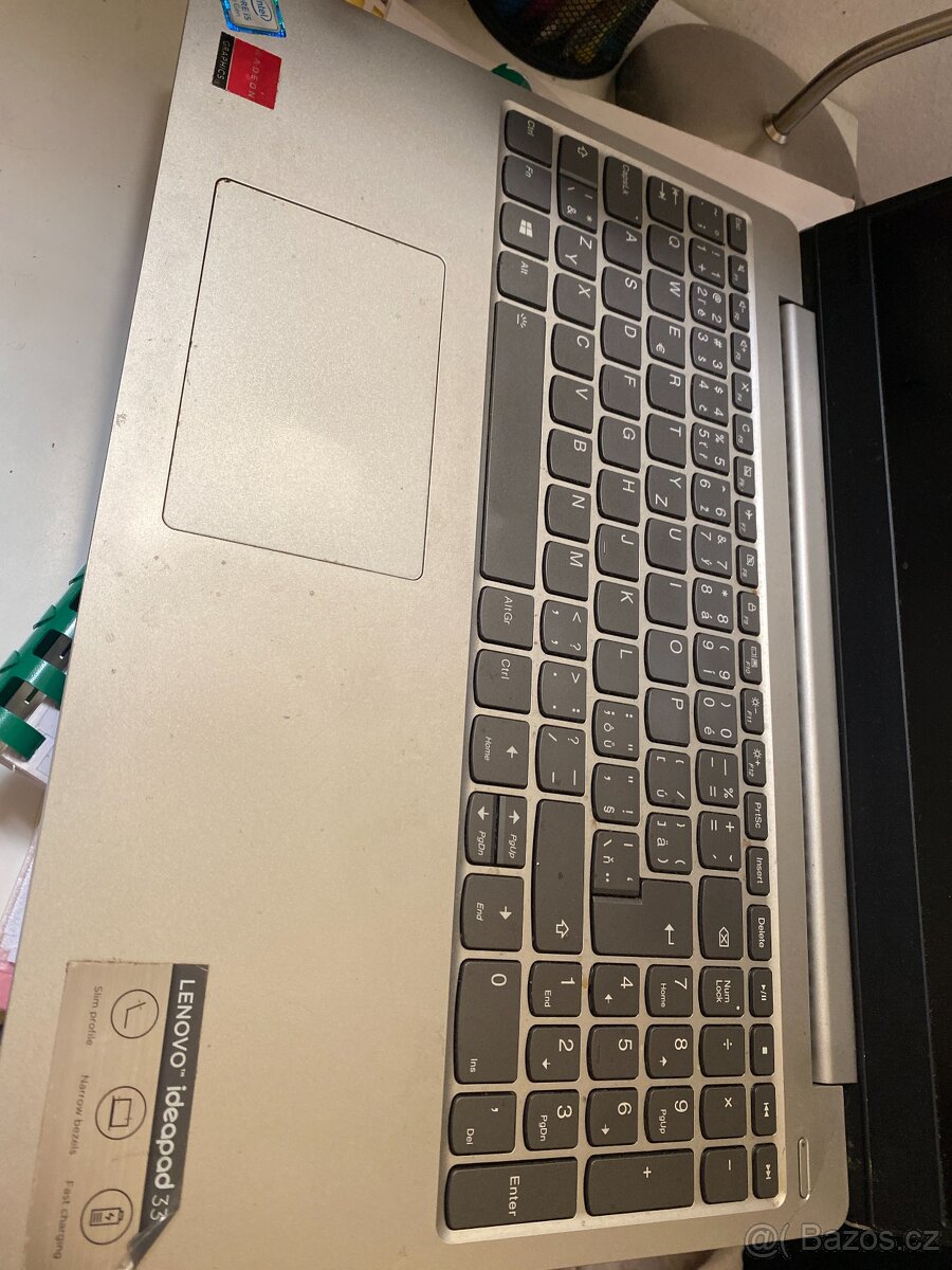 Lenovo IdeaPad 330-15IKB notebook - 3