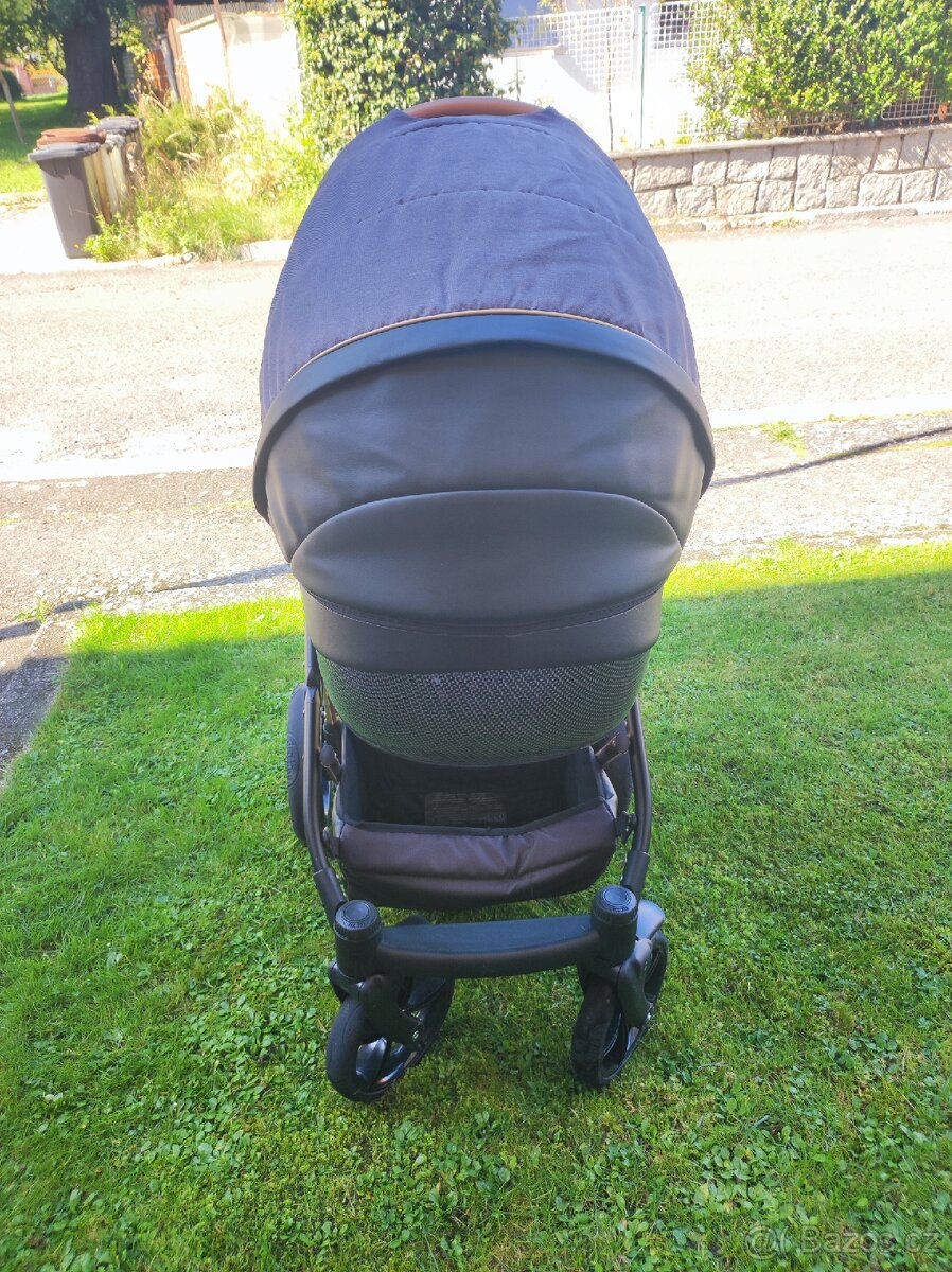 Kočárek + autosedačka - 3