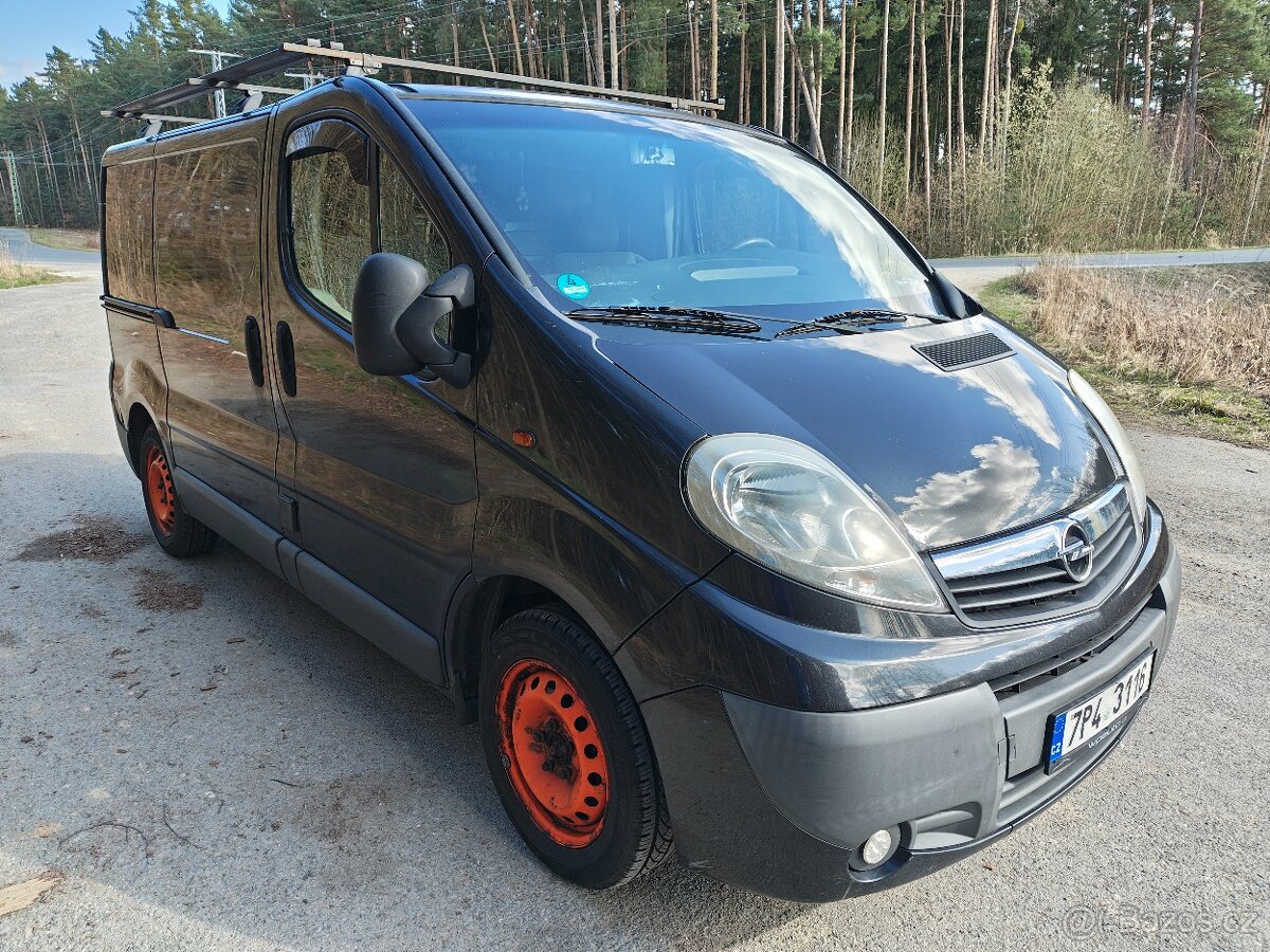 Opel Vivaro 2,0CDTI, rok 2008 - 3