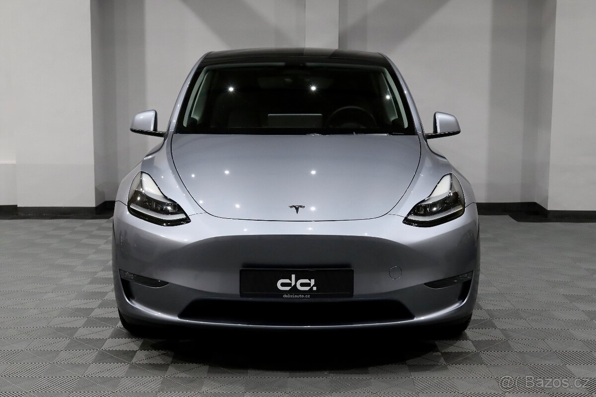 Tesla Model Y Long Range Dual Motor AWD REZERVOVÁNO - 3