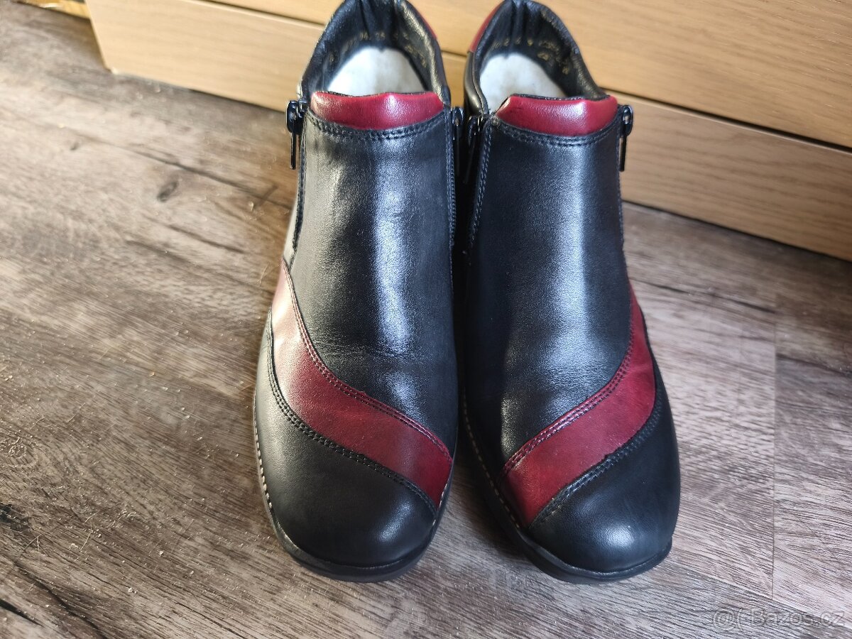 Teplé kožené vínovočerné boty RIEKER v.38-top stav - 3