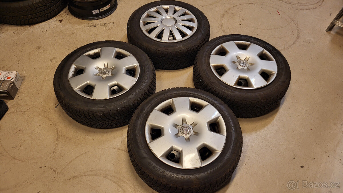 Téměř NOVÁ zimní kola GoodYear 15" 4x100 Corolla E12 TOP - 3