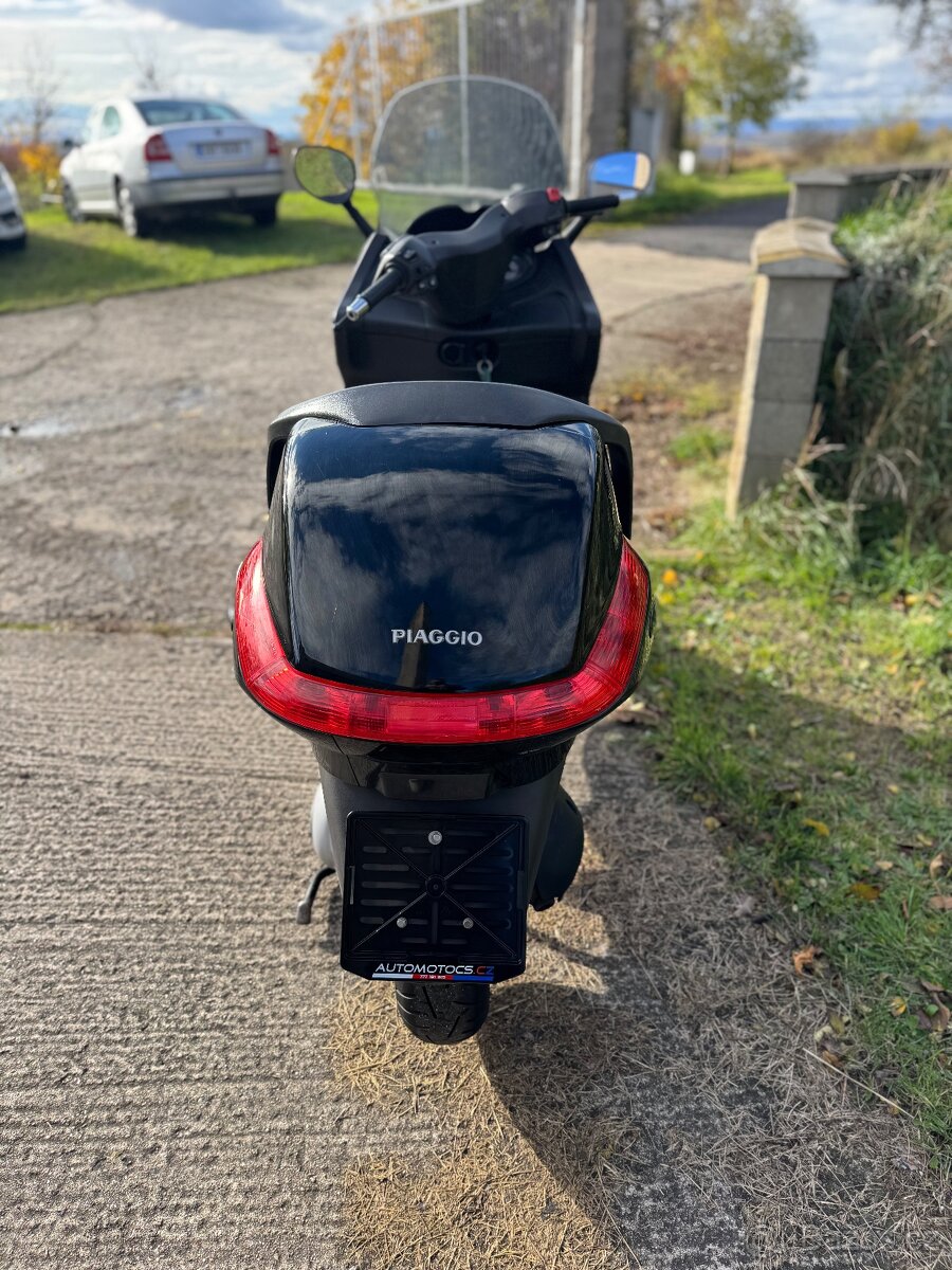 PIAGGIO X8 150 - 3