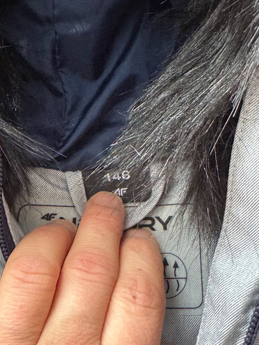 Zimní bundy NIKE a 4F - 3