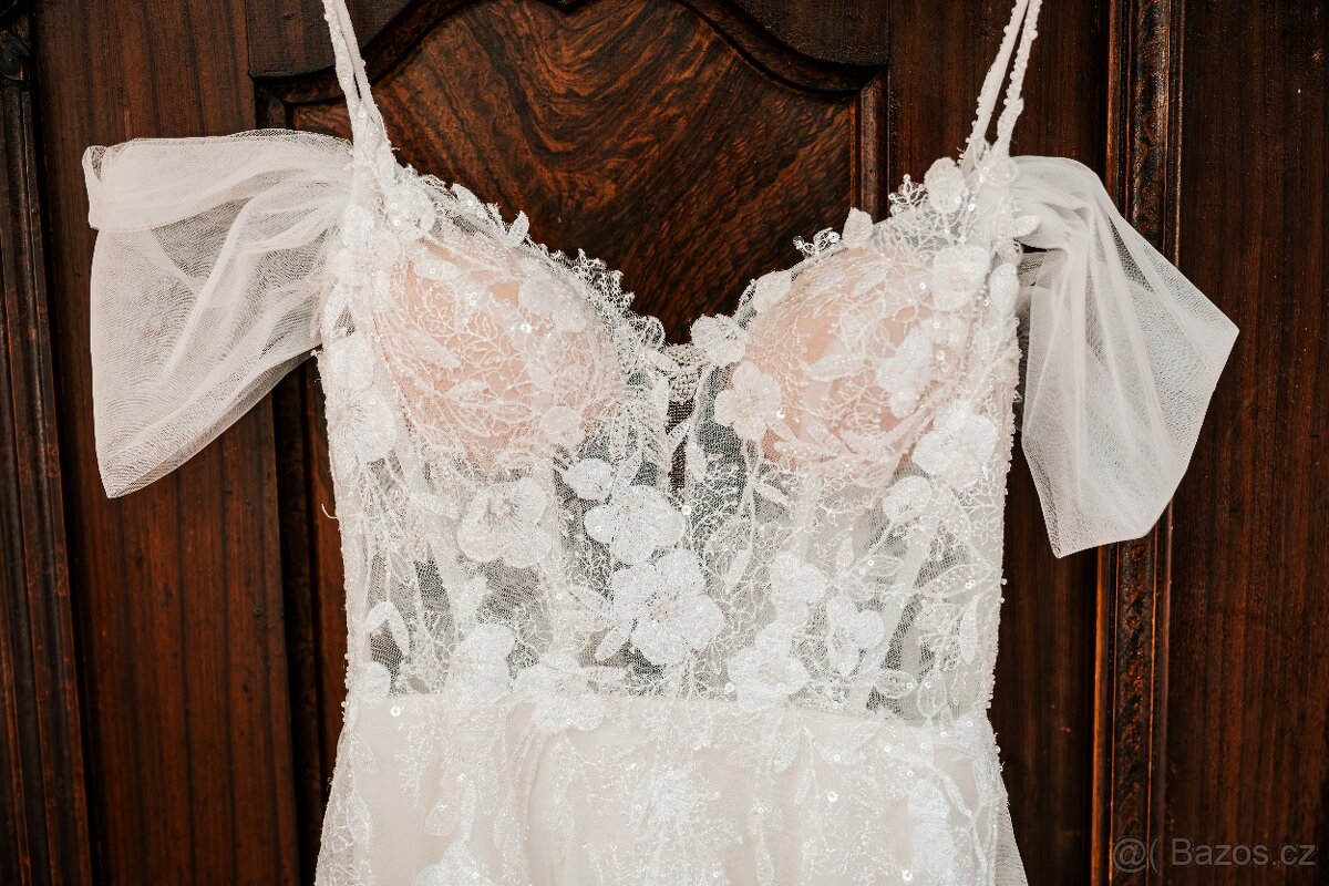 Nádherné svatební šaty Adhil - 3