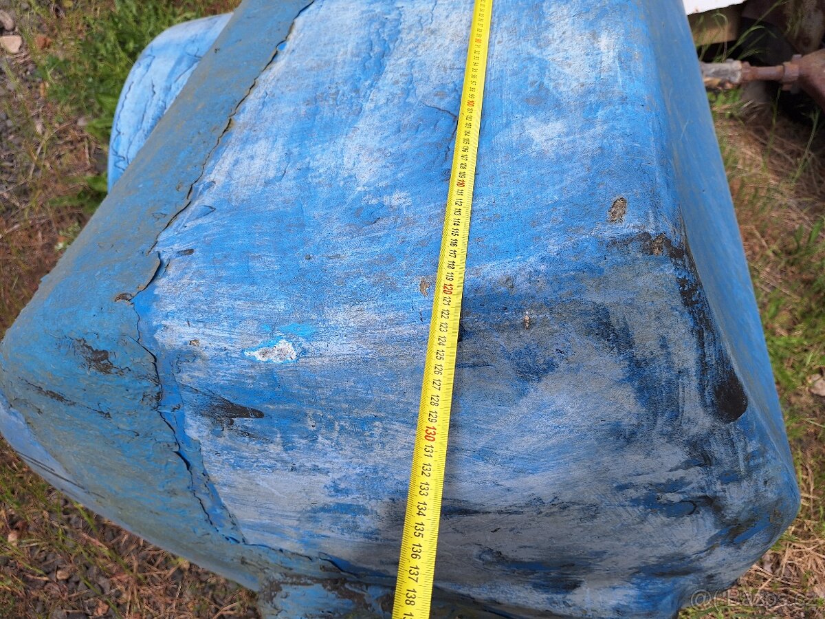 Nádrž na vodu,vanička, pískoviště, ohrádka okolo stromku - 3