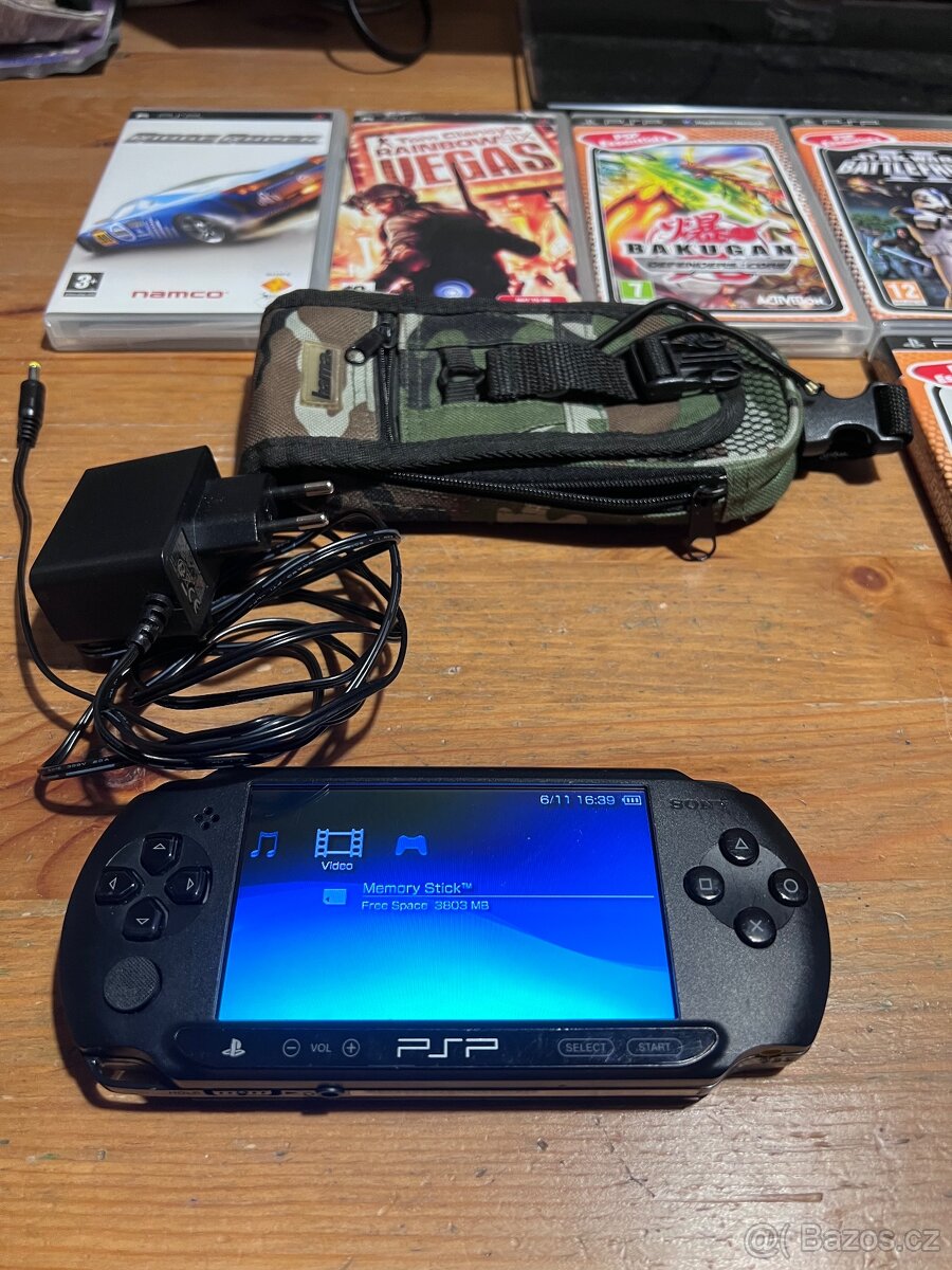 PSP Street Black v dobrém stavu + hry a příslušenství - 3