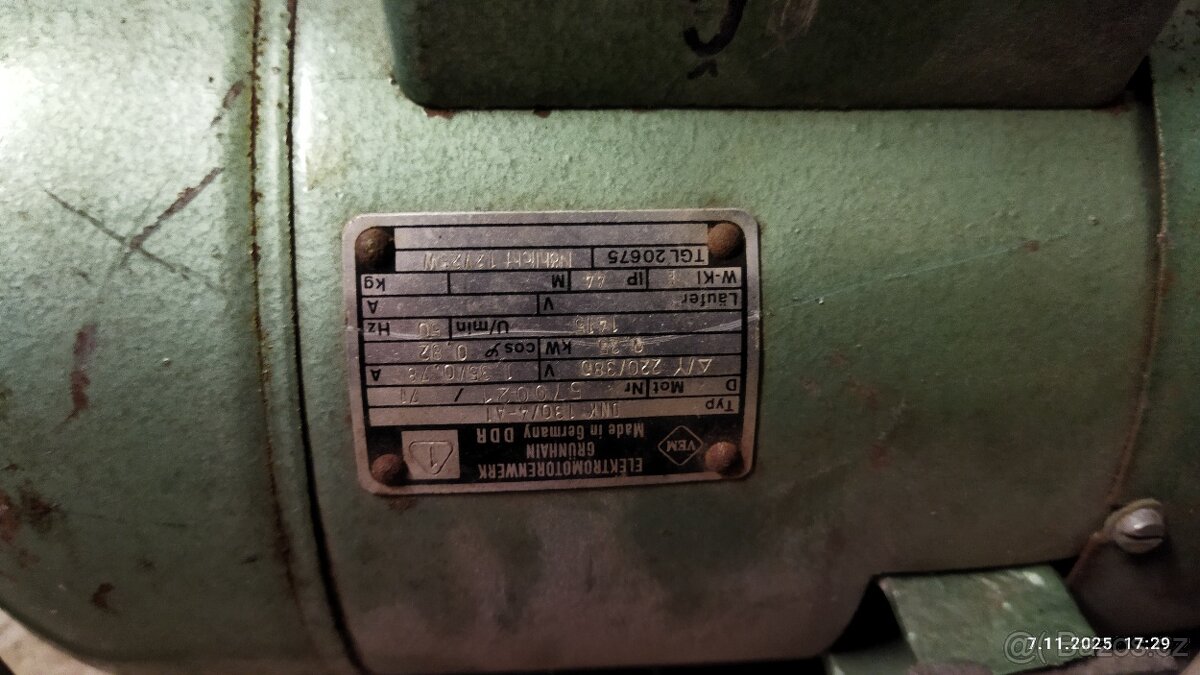 Prodám motor a šicí průmyslový stroj. - 3