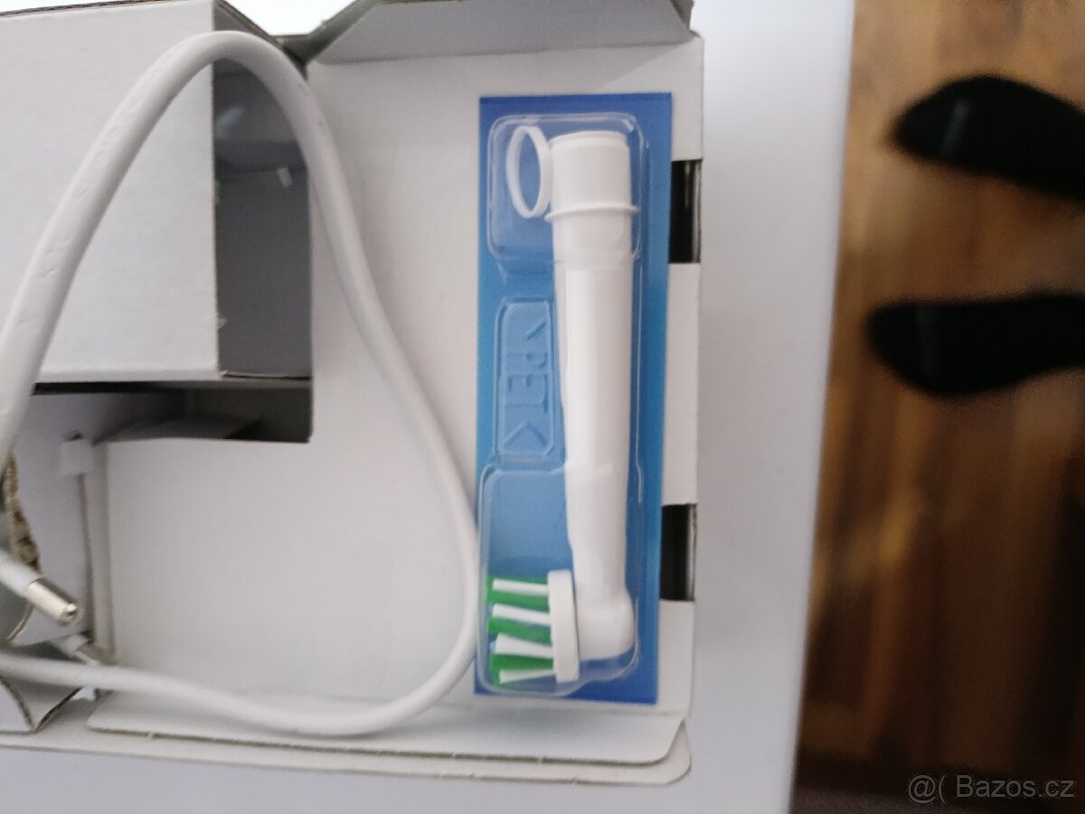 Elektrický zubní kartáček Oral-B - 3