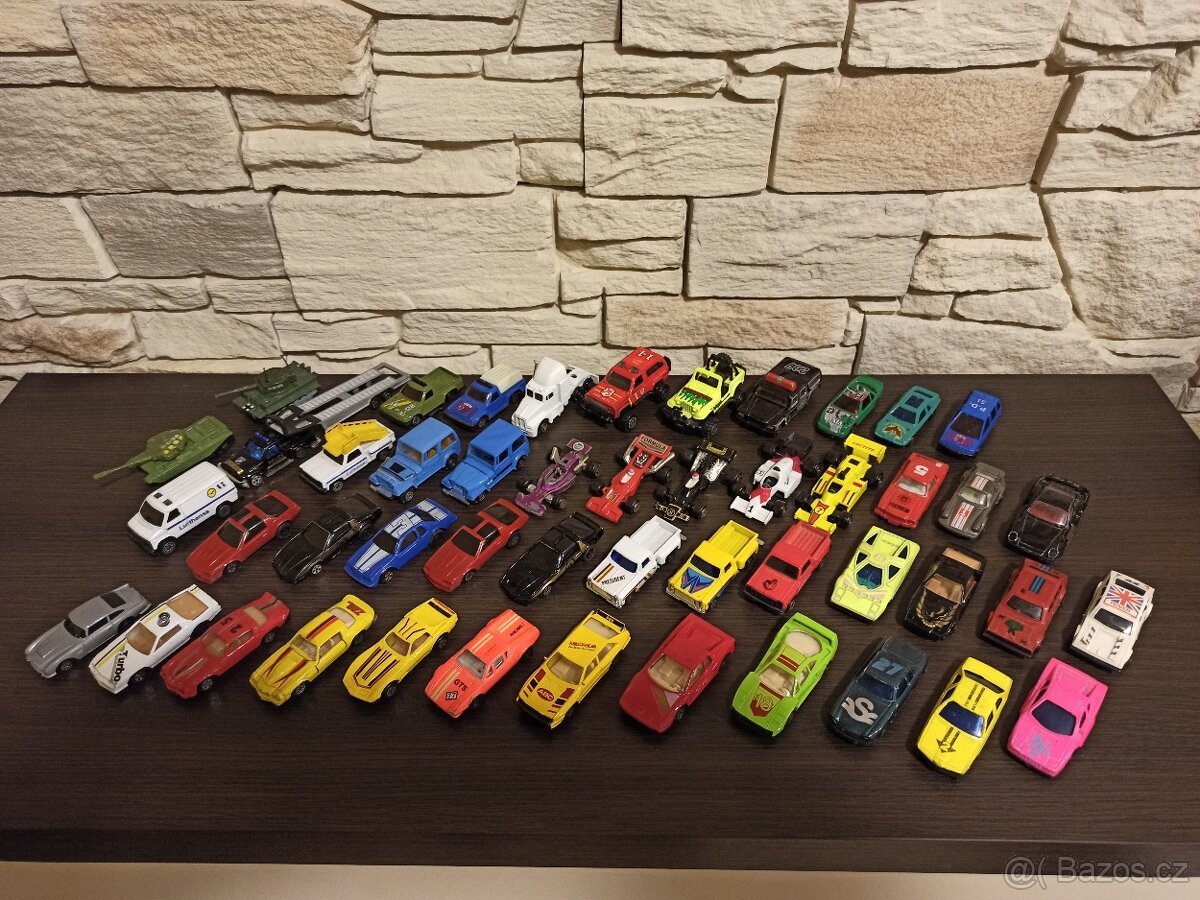 Autíčka staré modely angličáky 80. léta. - 3