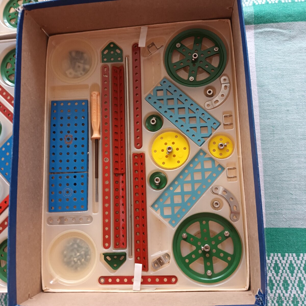 Ikonická konstrukční stavebnice MERKUR 7, z r. 1982 - 3