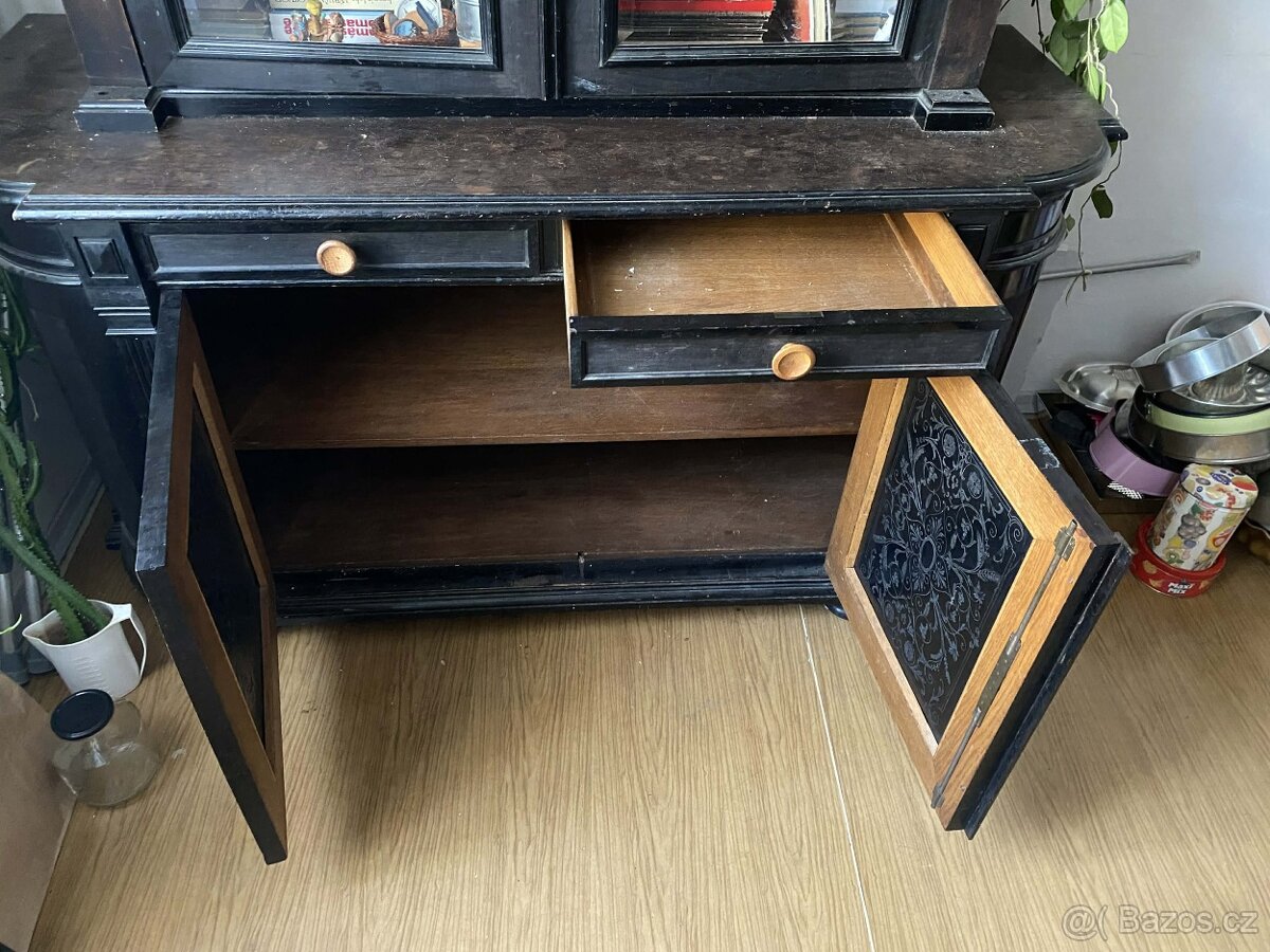 Starožitná knihovna masiv černá - 3