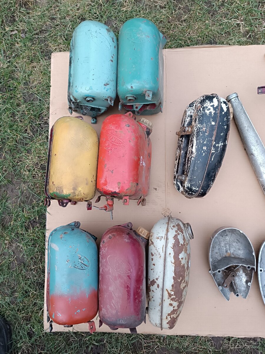 Nádrž Jawa 550,555,stadion,víko,výfuk,kříž,filtrbox,airbox - 3