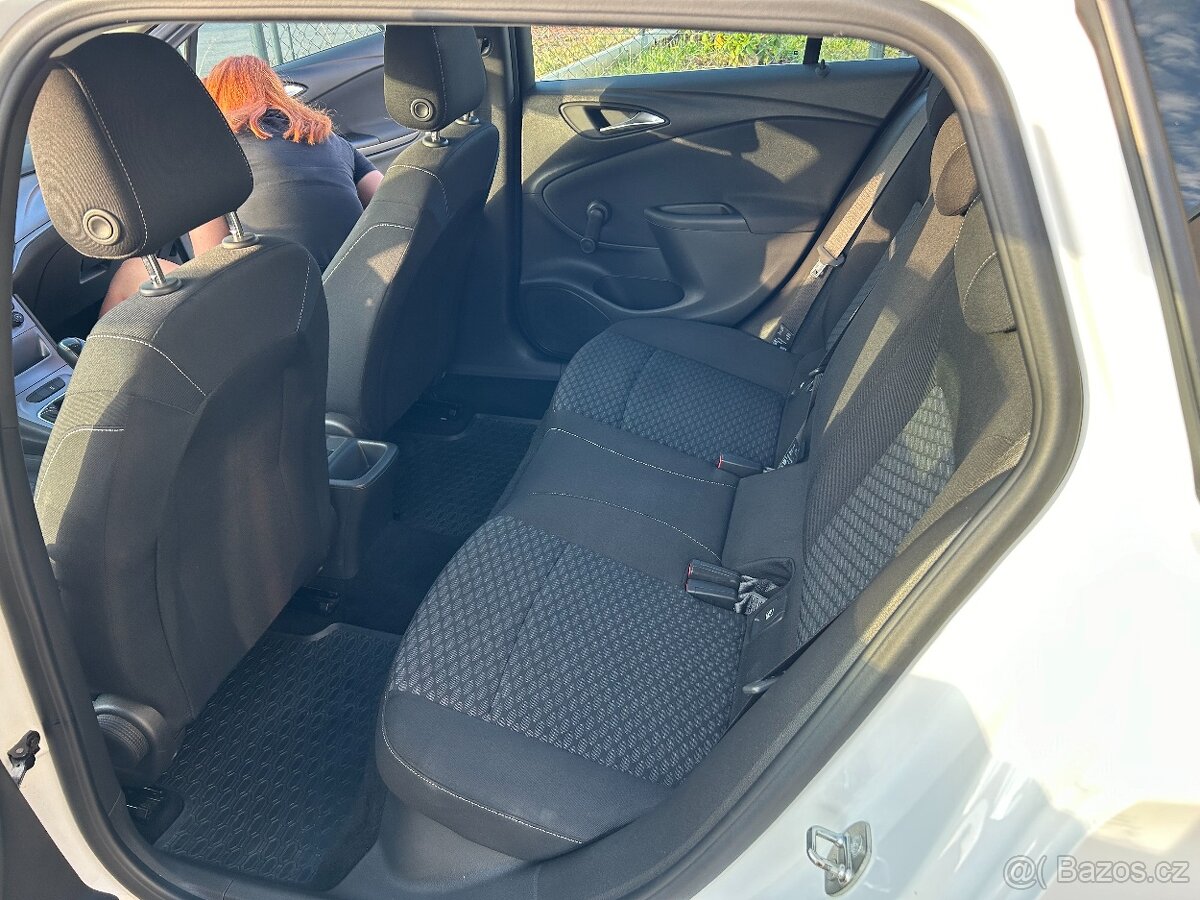 Opel Astra K kombi, 1.4 Atmosféra - 3