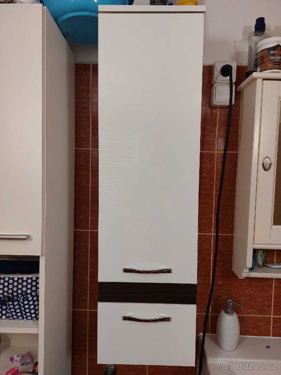 Koupelnová skříň - 3
