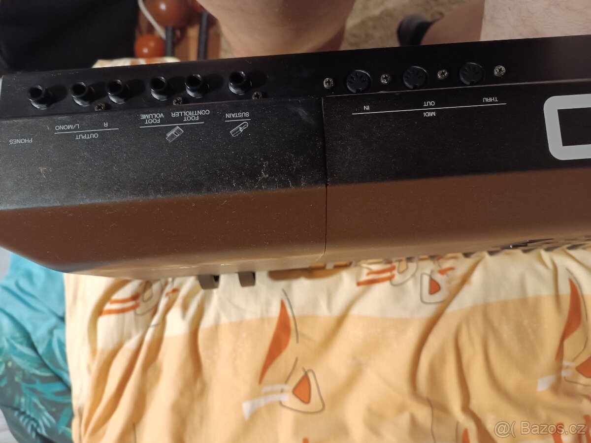 Klávesový syntezátor Yamaha QS-300 - 3