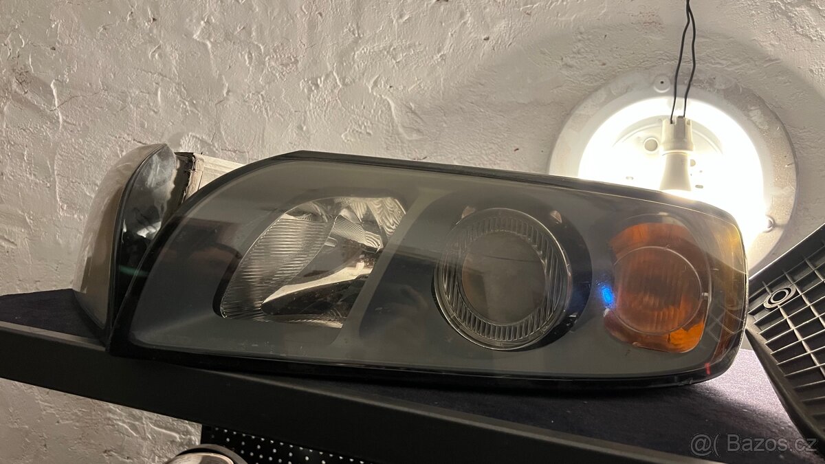 Volvo v50 přední světla - 3