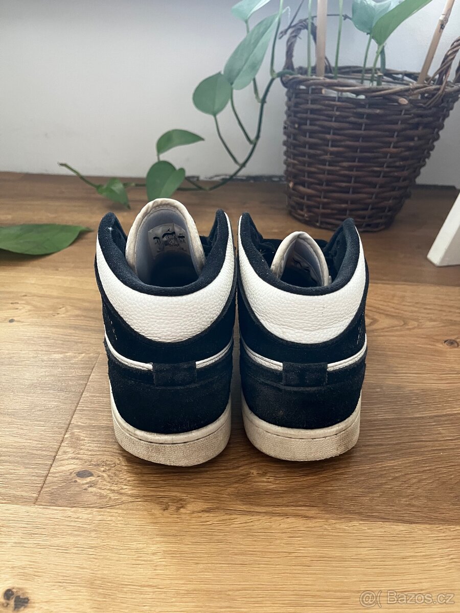 Air Jordan 1 Mid (černo-bílé) - 3