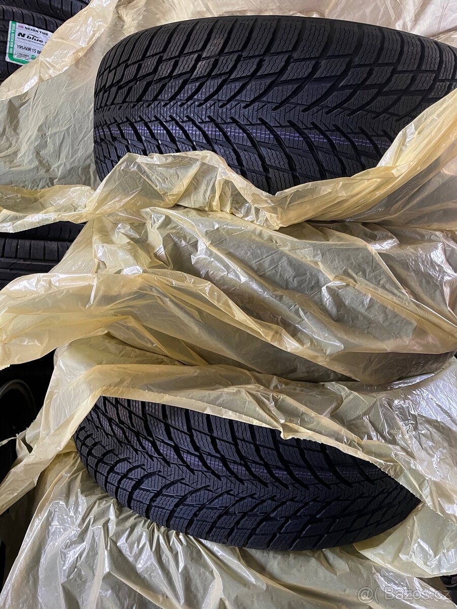 Nokian WR Snowprof P 215/55 R17 - 3