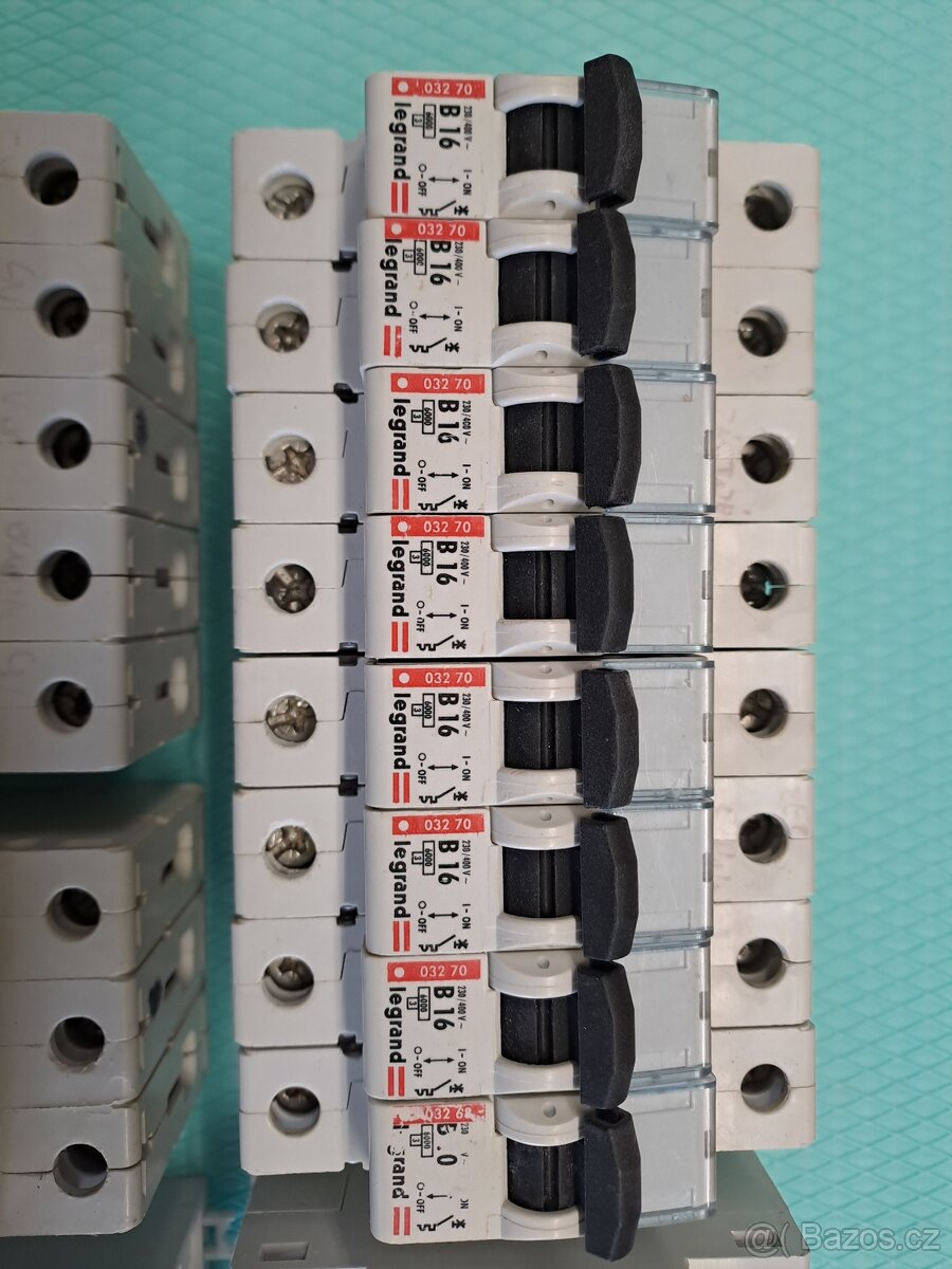 Jističe, chránič a stykač Legrand - 3