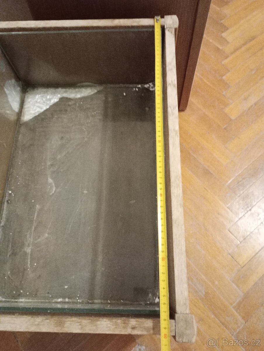 Skříňka s terárii - 3