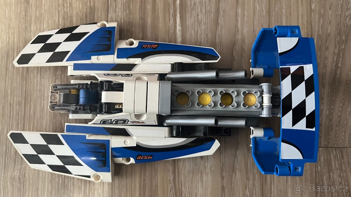 LEGO® TECHNIC 42045 Závodní hydroplán 2v1 - 3