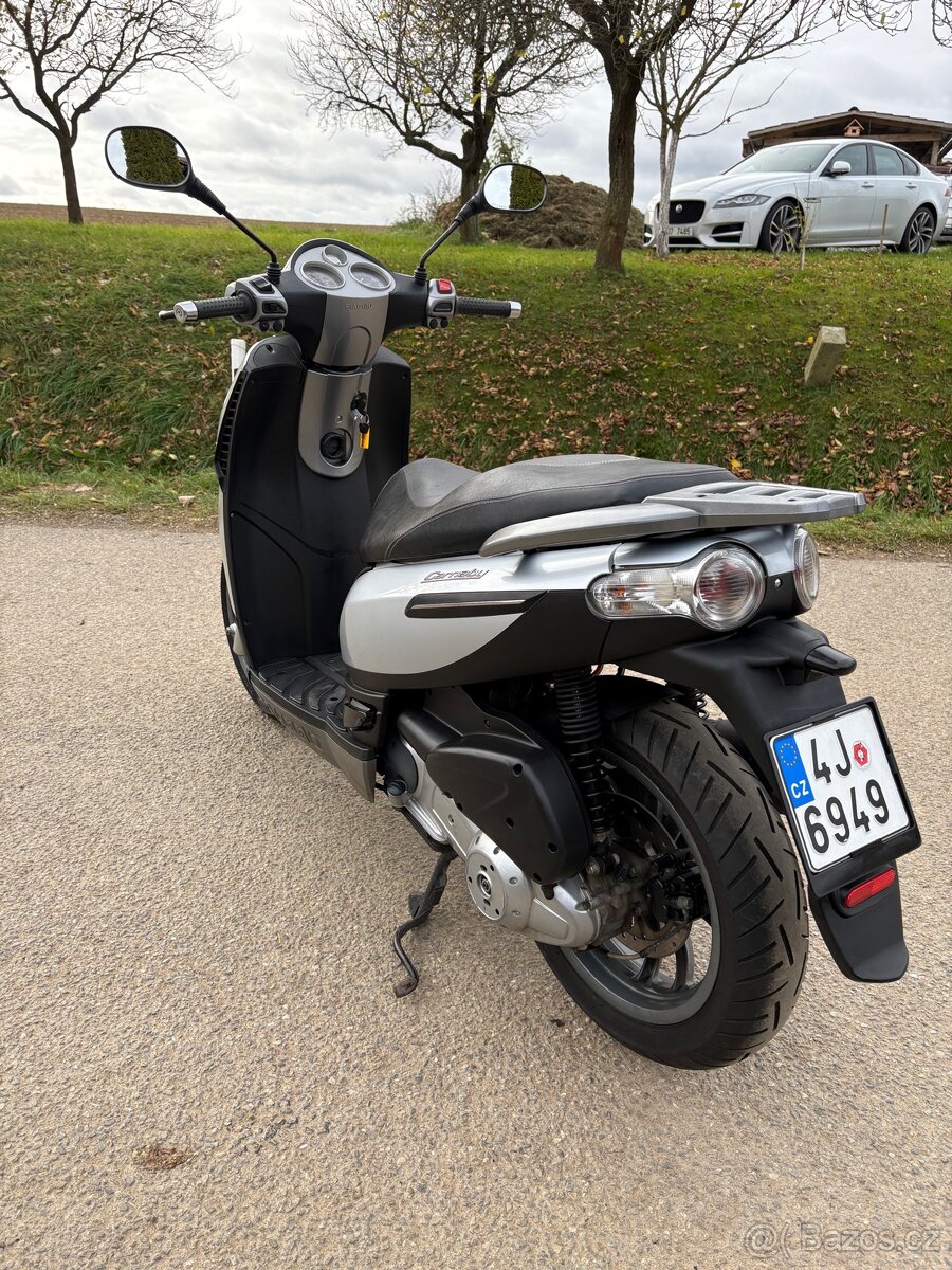 Piaggio Carnaby 200 - 3