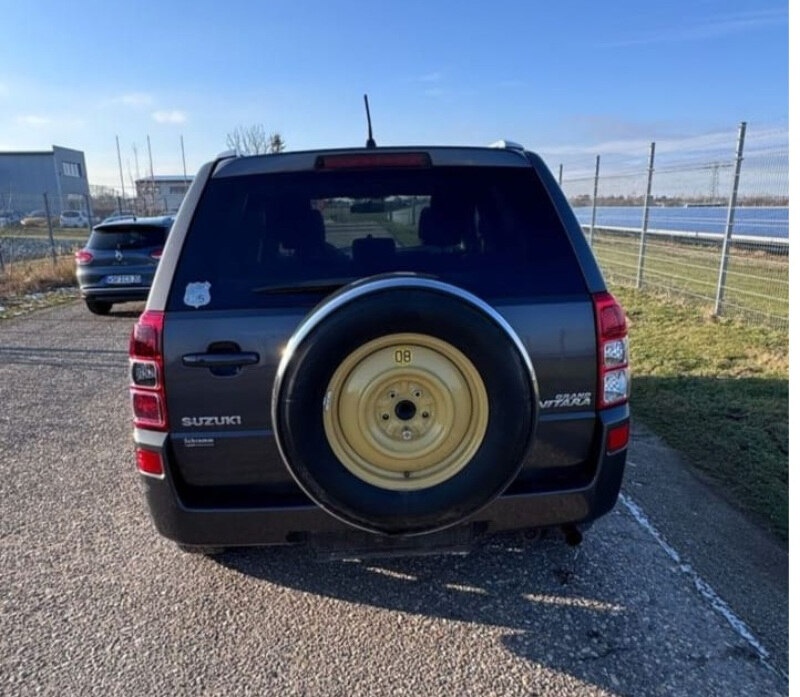 Suzuki Grand Vitara 2.4 benzin LPG 4x4 - 3