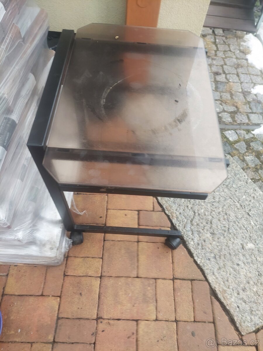 Maly stolek pojizdny, sklo - 3