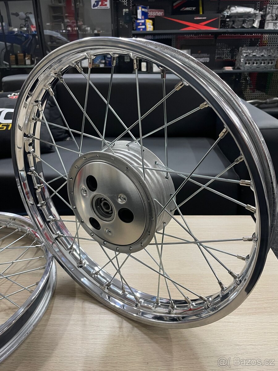 Kola Jawa pionýr - 3