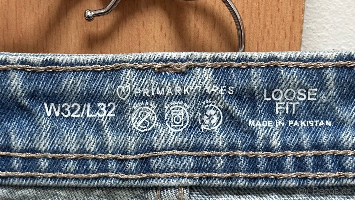 Džíny jsou nové. - 3