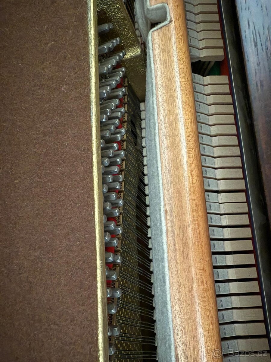 Prodám PETROF klavír - 3