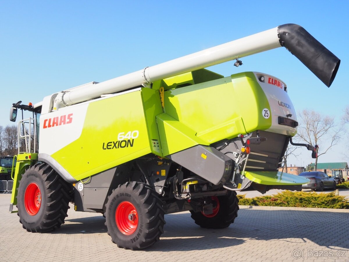 CLAAS Lexion 640 +V660 - 3