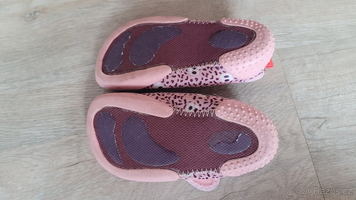 Decathlon dětské protiskluzové cvičky, vel. 26 - 3