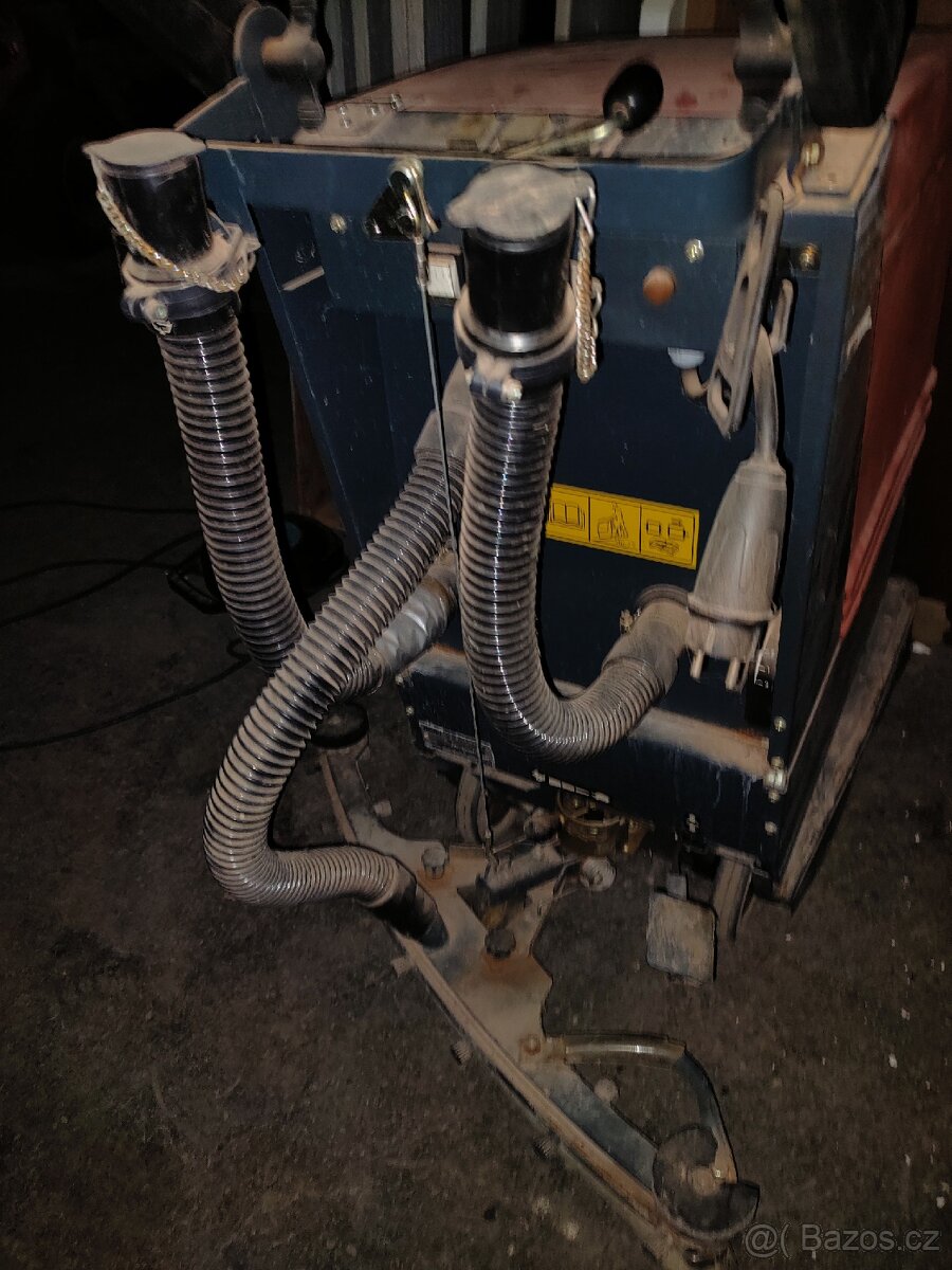 Hakomatic - podlahový mycí stroj - NEJLEVNĚJŠÍ NABÍDKA - 3