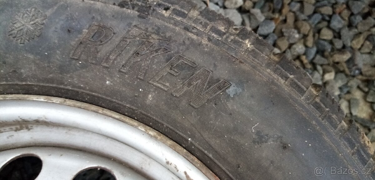 PRODÁM ZIMNÍ SADU PNEU 155/70 R13 DISKY RENAULT - 3