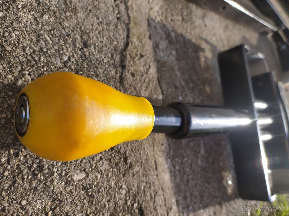 Zahrádka, zámek pedálů, tažný zařízení a hever - 3