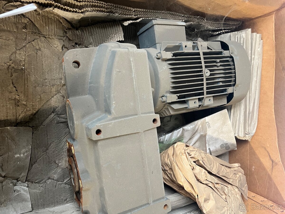 Motory s převodovkou Lenze - nepoužité - 3