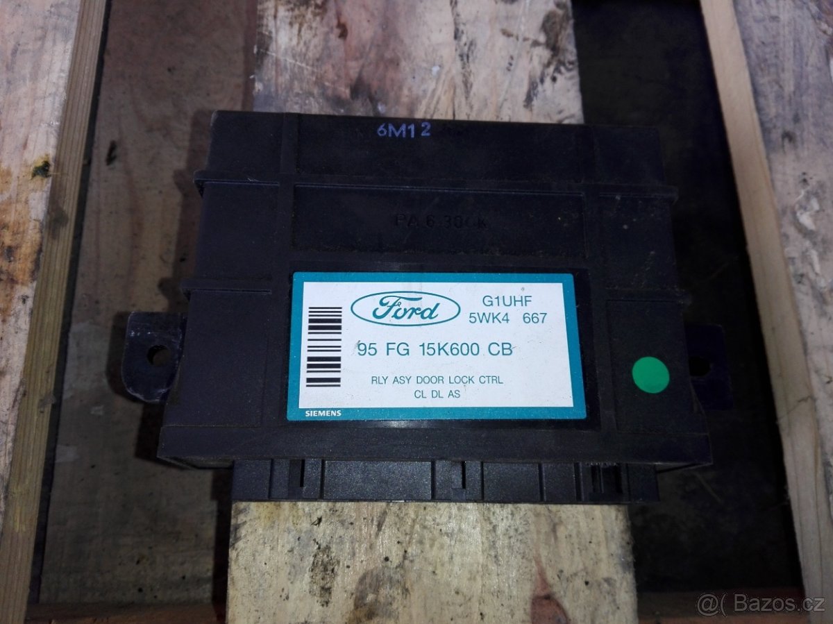 Ford Escort - díly - maska motorek stěrače jednotka centrál - 3